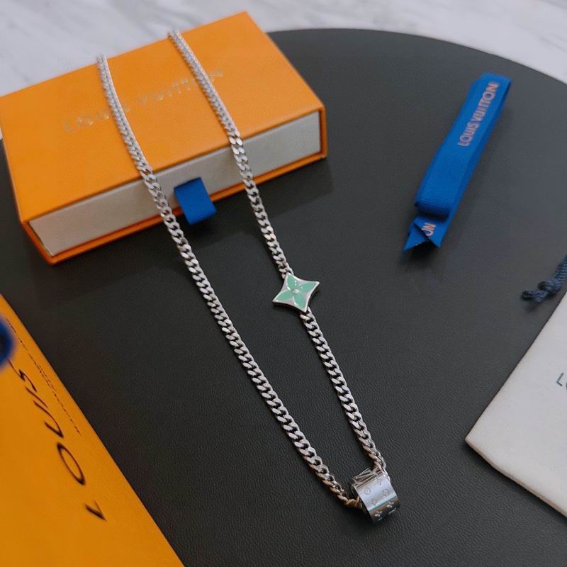 LV Necklace 03lyr560